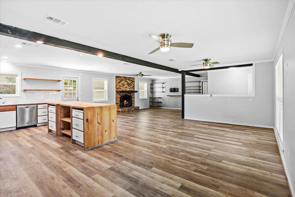 LAKE FRANCIS HOMES - Residential