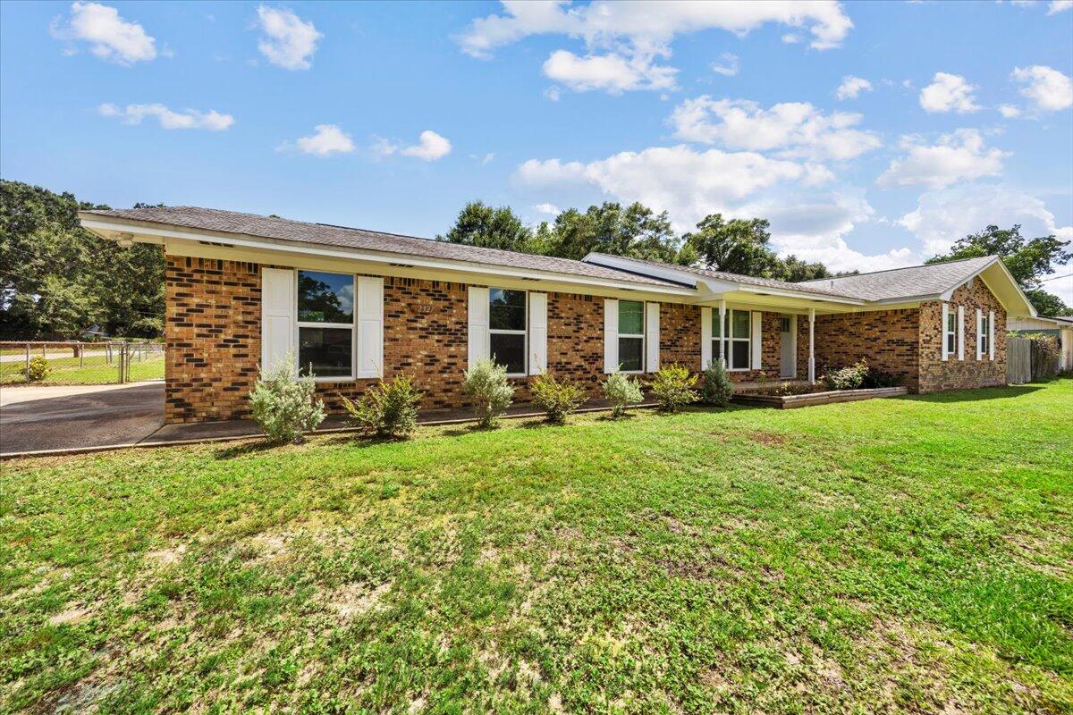 LAKE FRANCIS HOMES - Residential