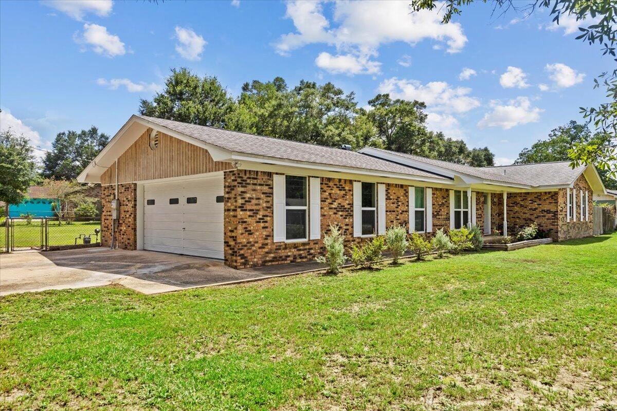 LAKE FRANCIS HOMES - Residential