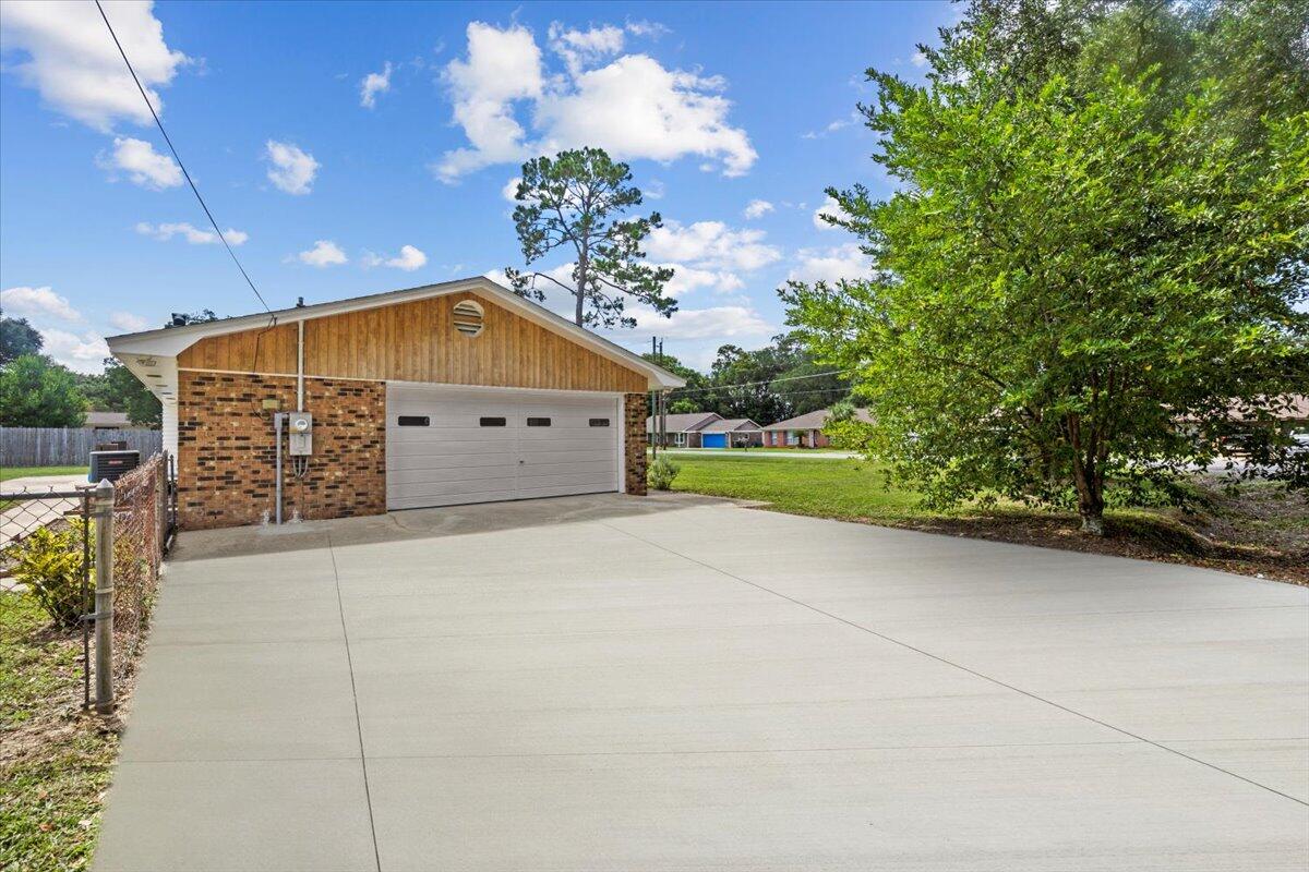 LAKE FRANCIS HOMES - Residential