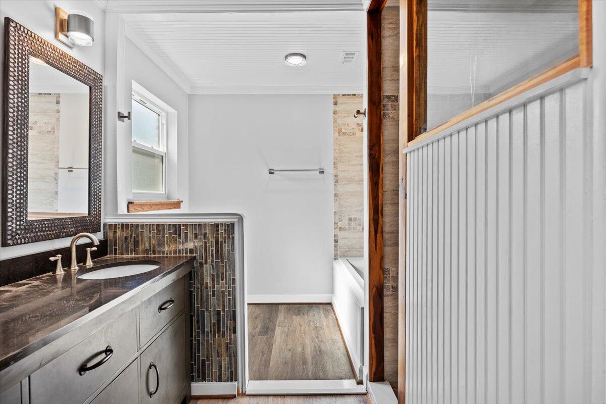 LAKE FRANCIS HOMES - Residential