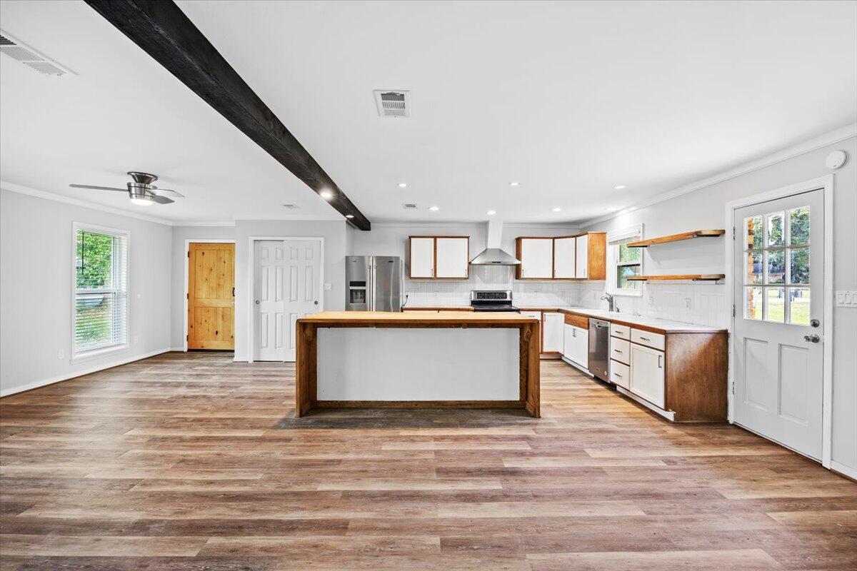 LAKE FRANCIS HOMES - Residential