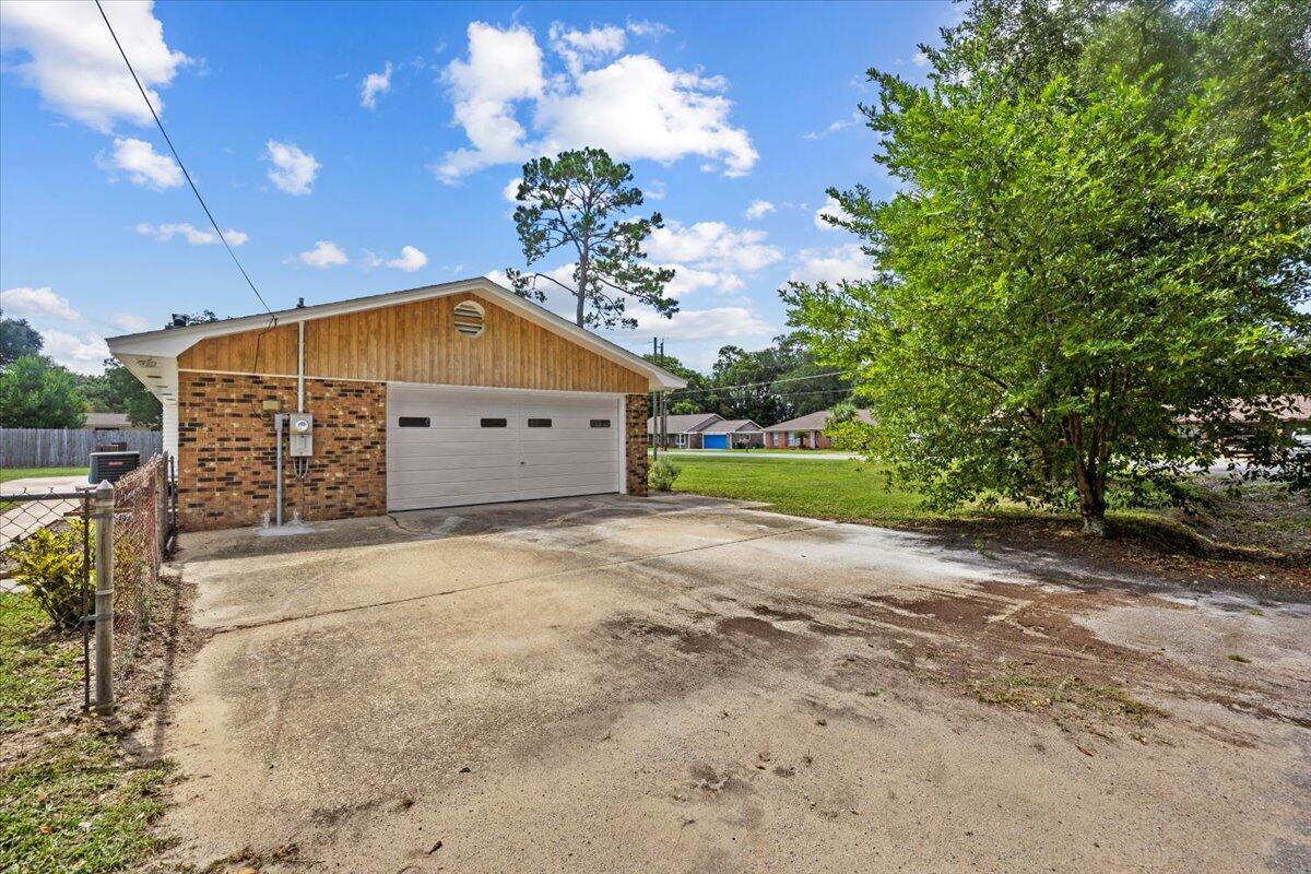 LAKE FRANCIS HOMES - Residential