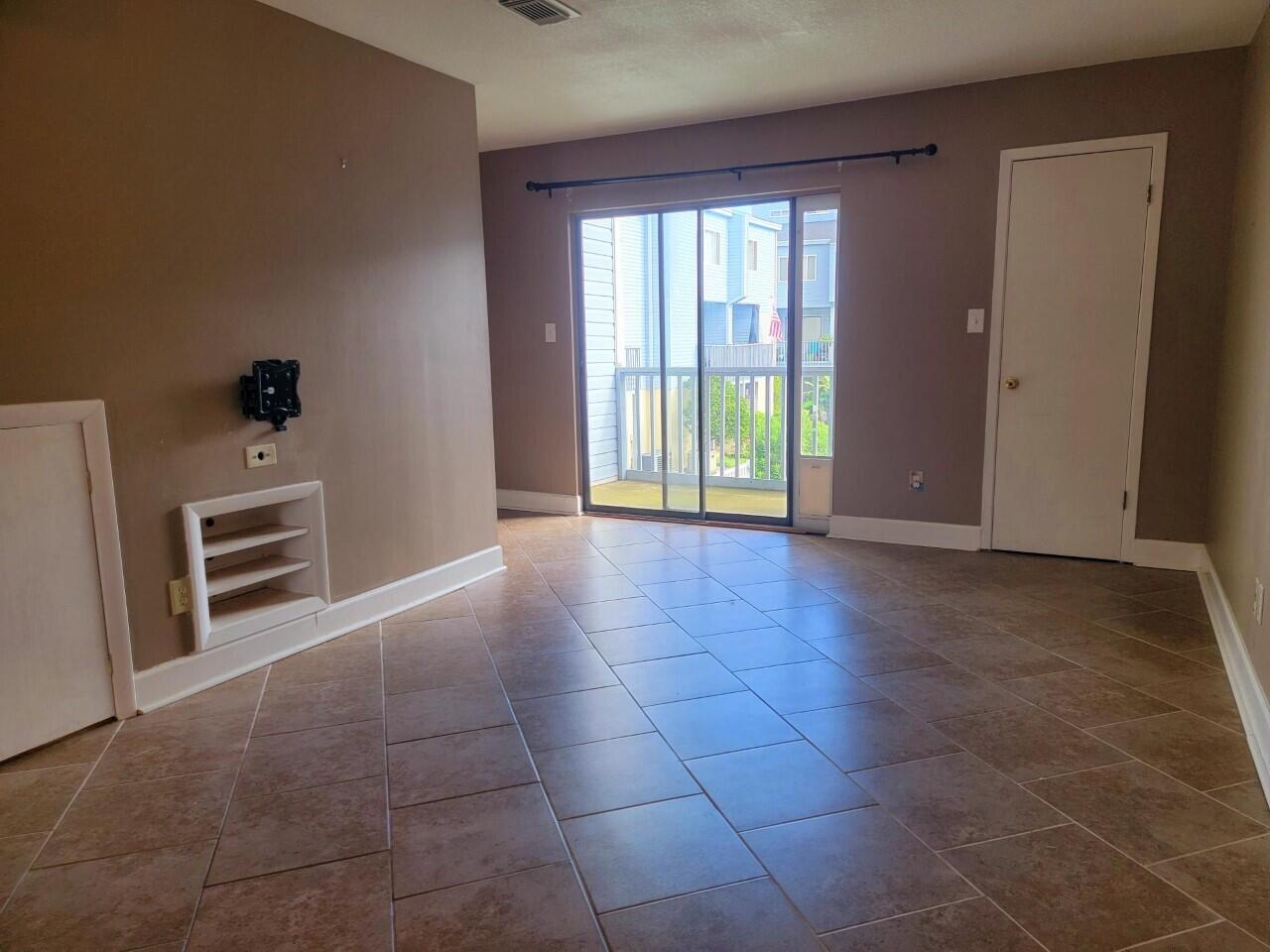 COMMODORES LANDING - Residential