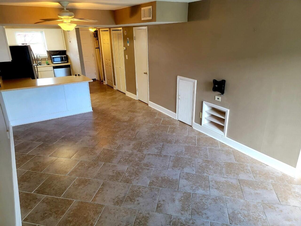 COMMODORES LANDING - Residential