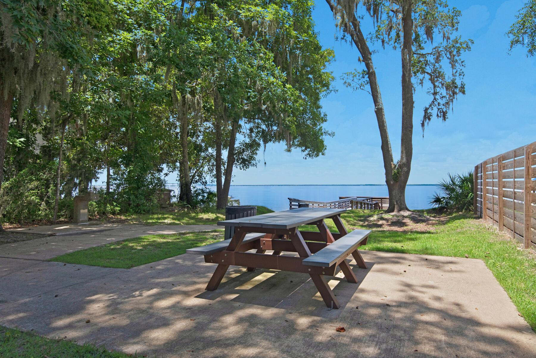 GRAYTON BAYOU - Residential