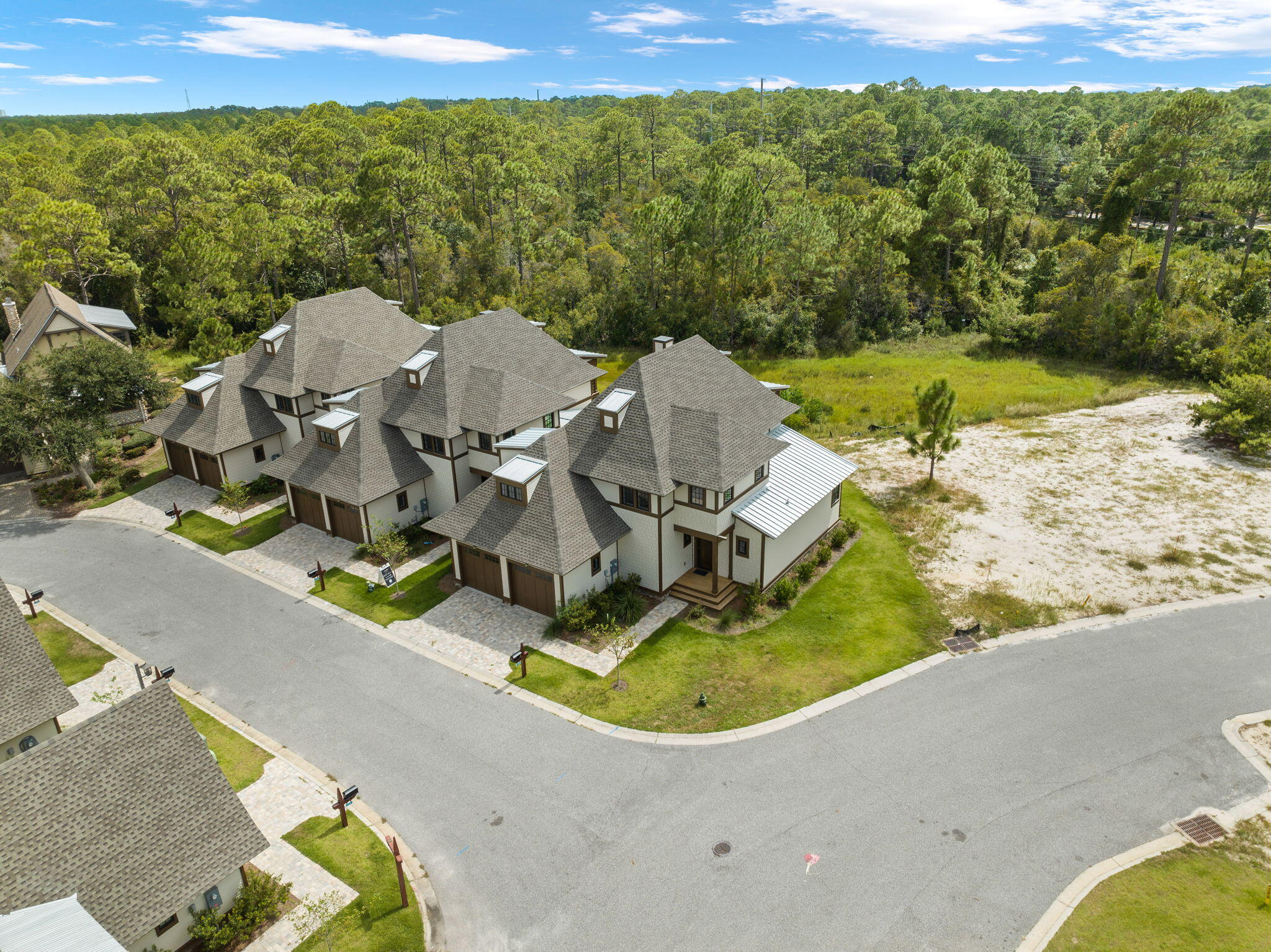 WILD HERON - Residential