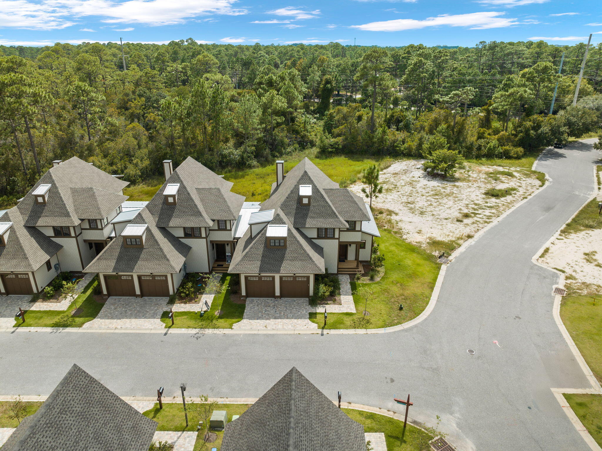 WILD HERON - Residential