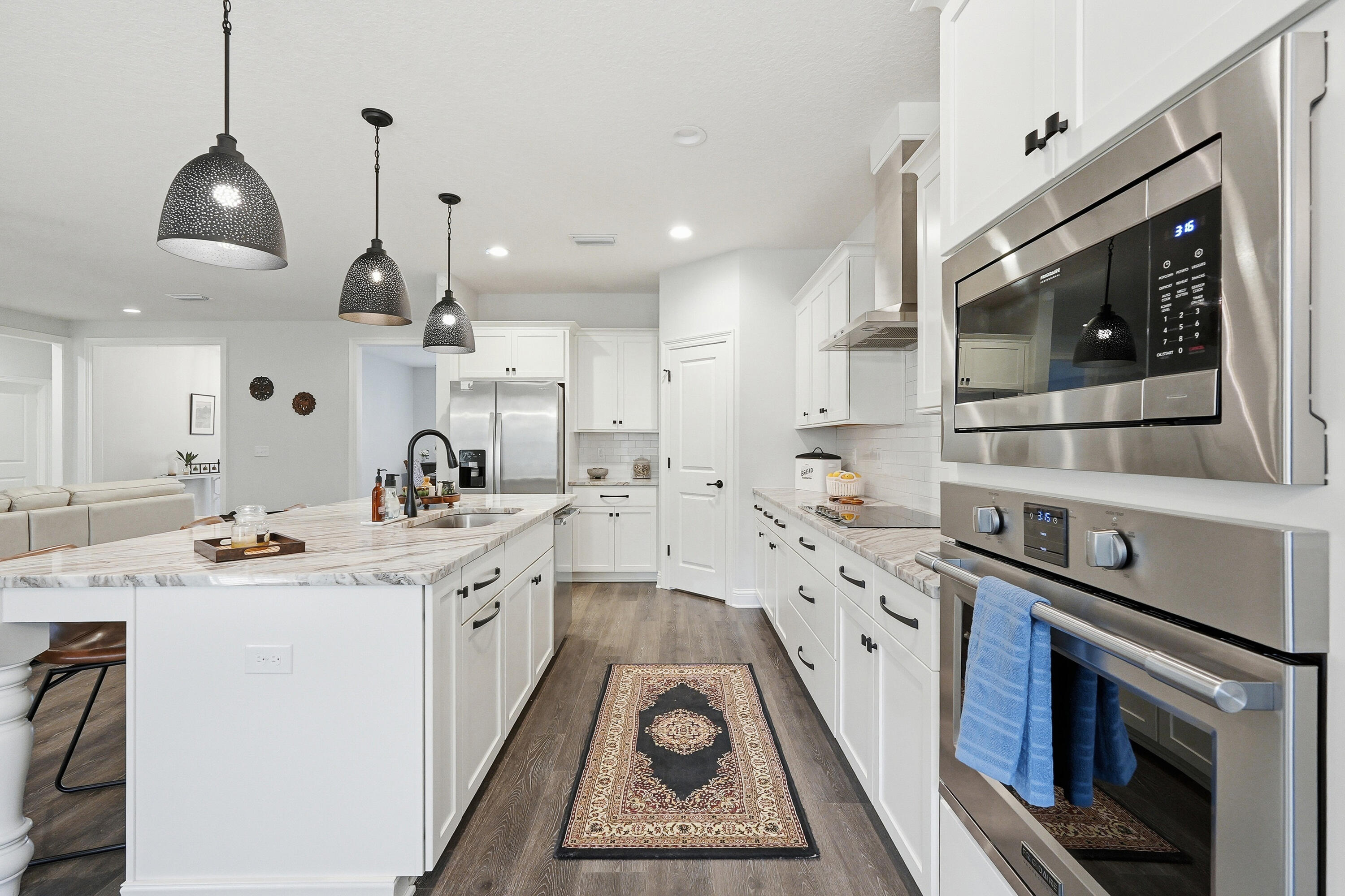 MILL CREEK FARMS - Residential