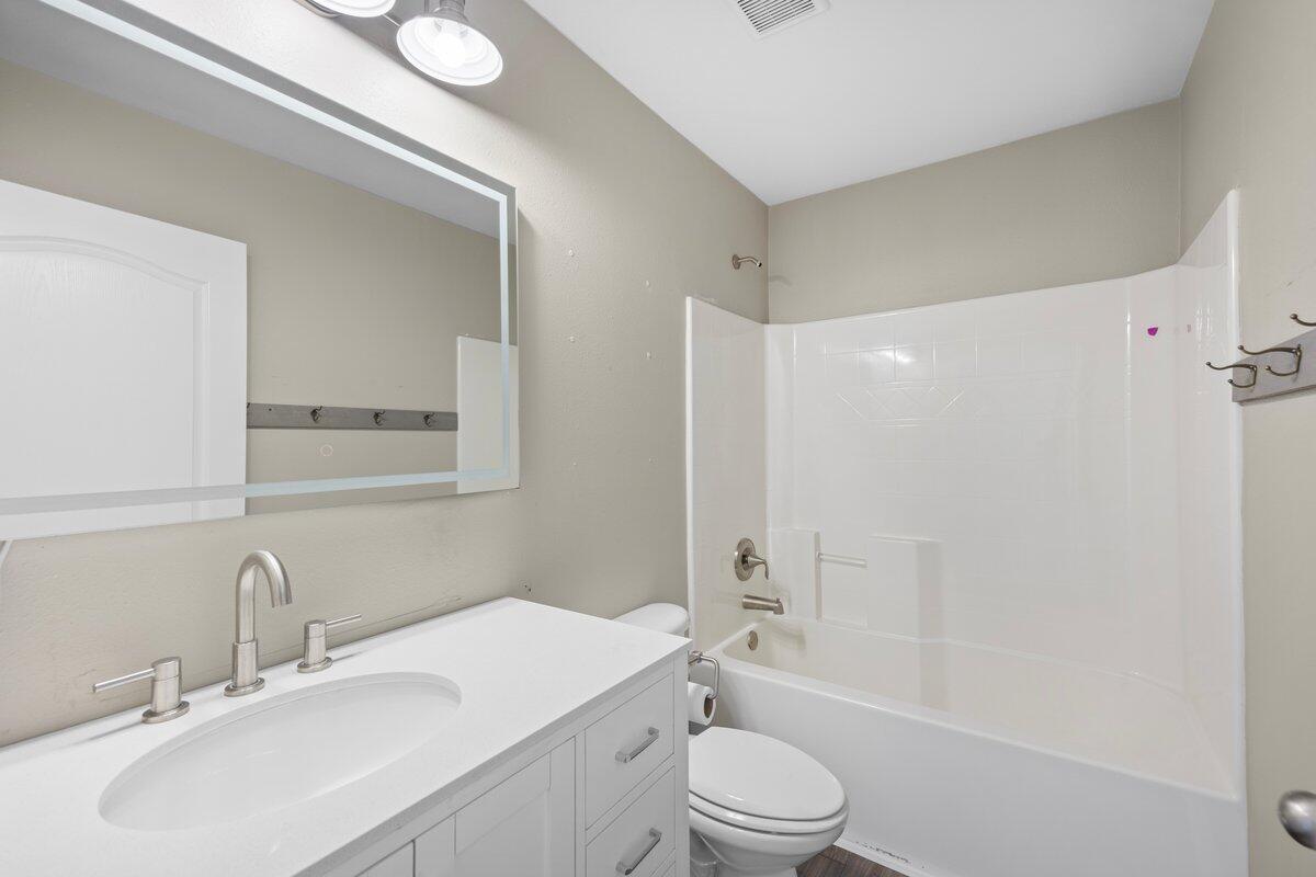 BAY PINES - Residential