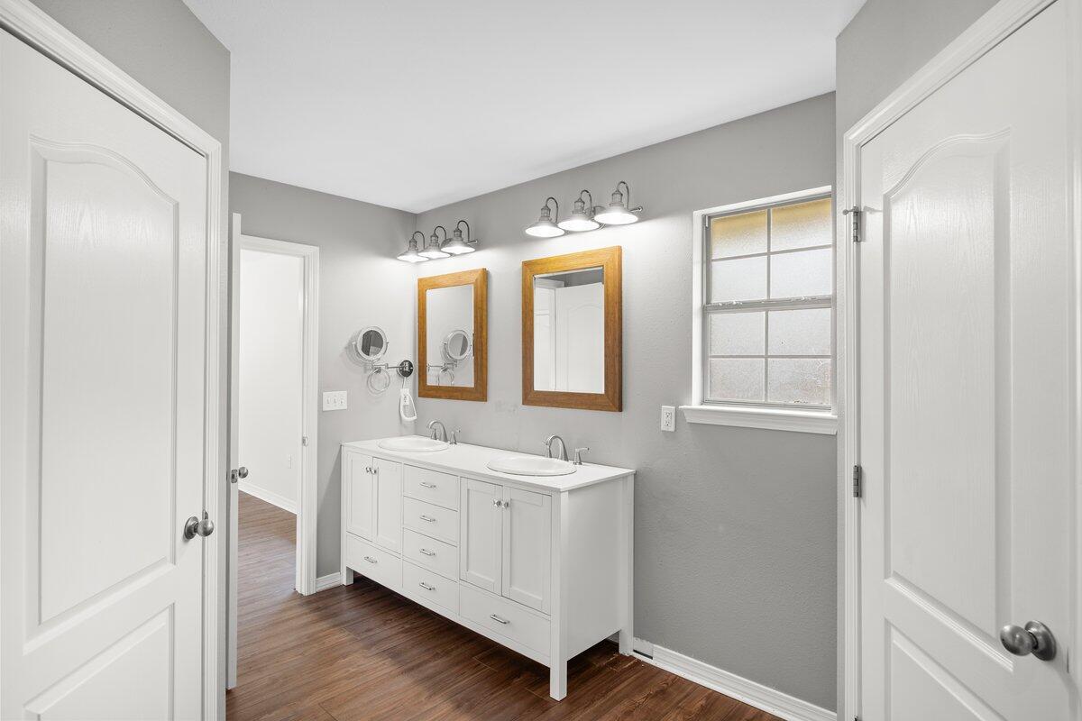 BAY PINES - Residential