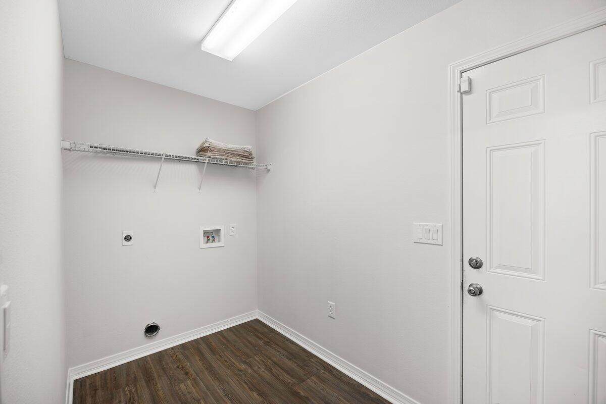 BAY PINES - Residential