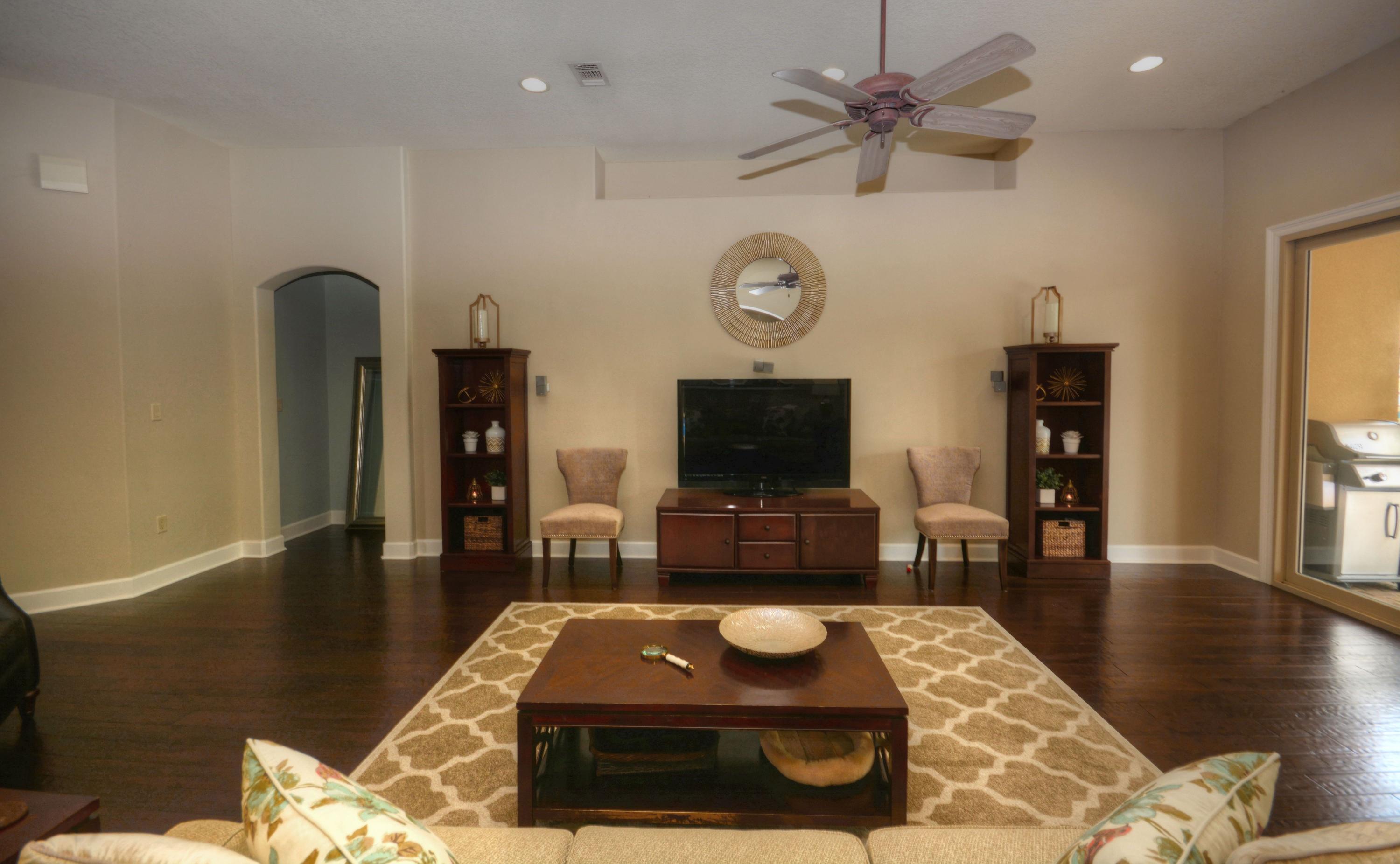 CHARDONNAY ESTATES - Residential