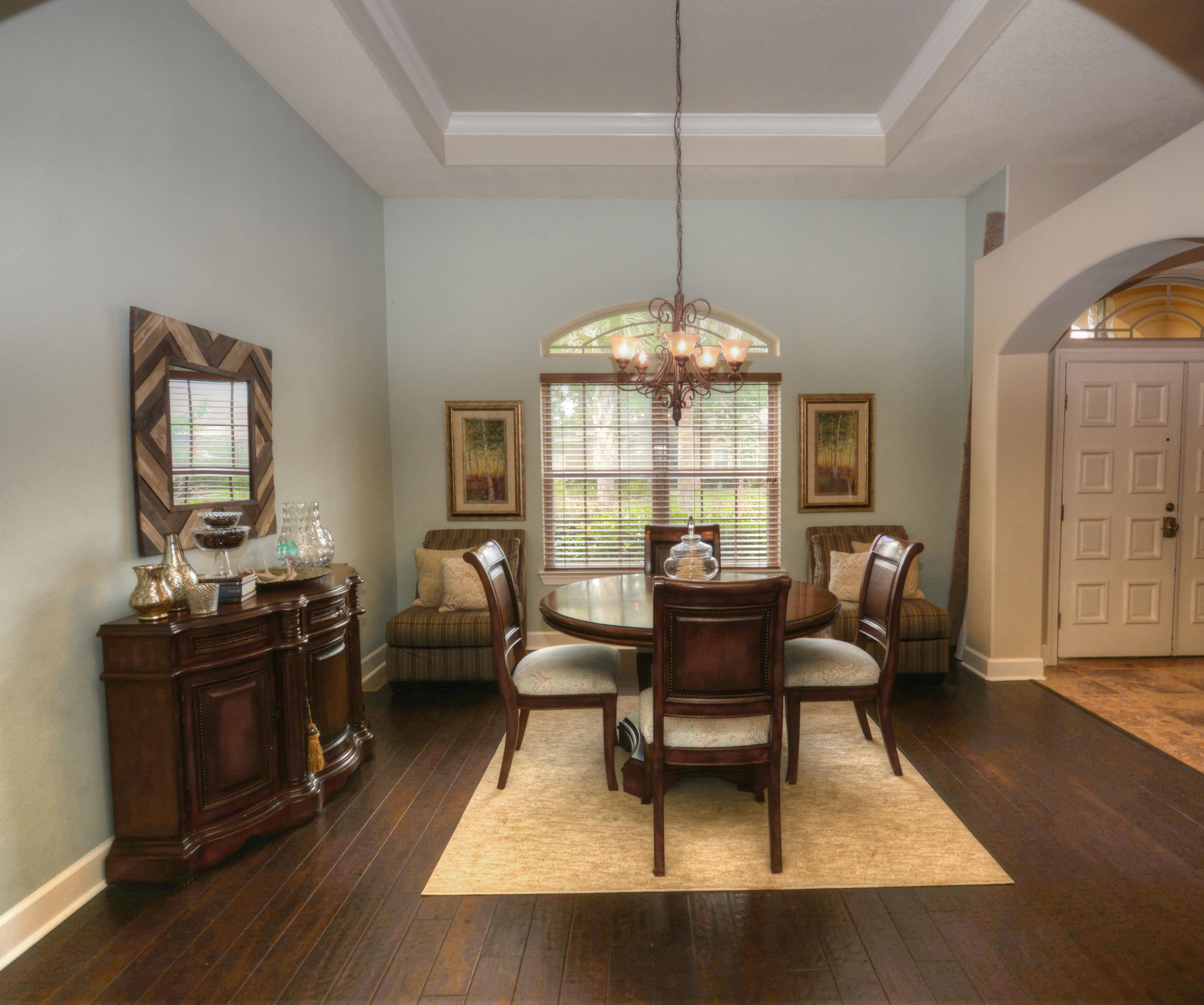 CHARDONNAY ESTATES - Residential