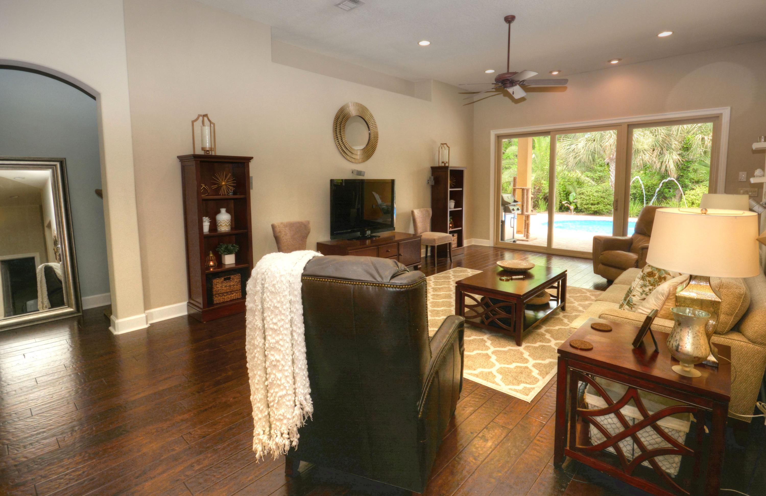 CHARDONNAY ESTATES - Residential