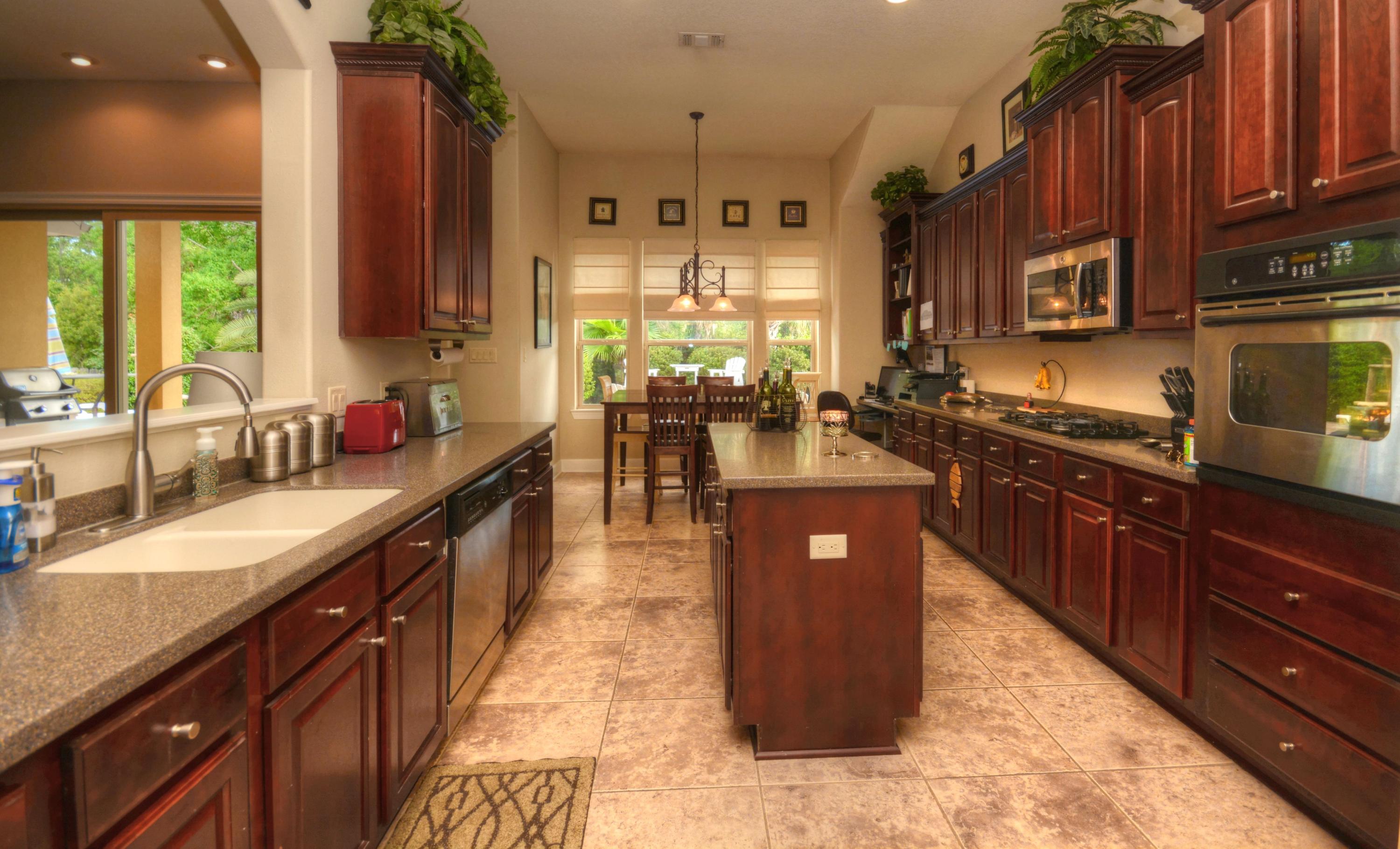 CHARDONNAY ESTATES - Residential