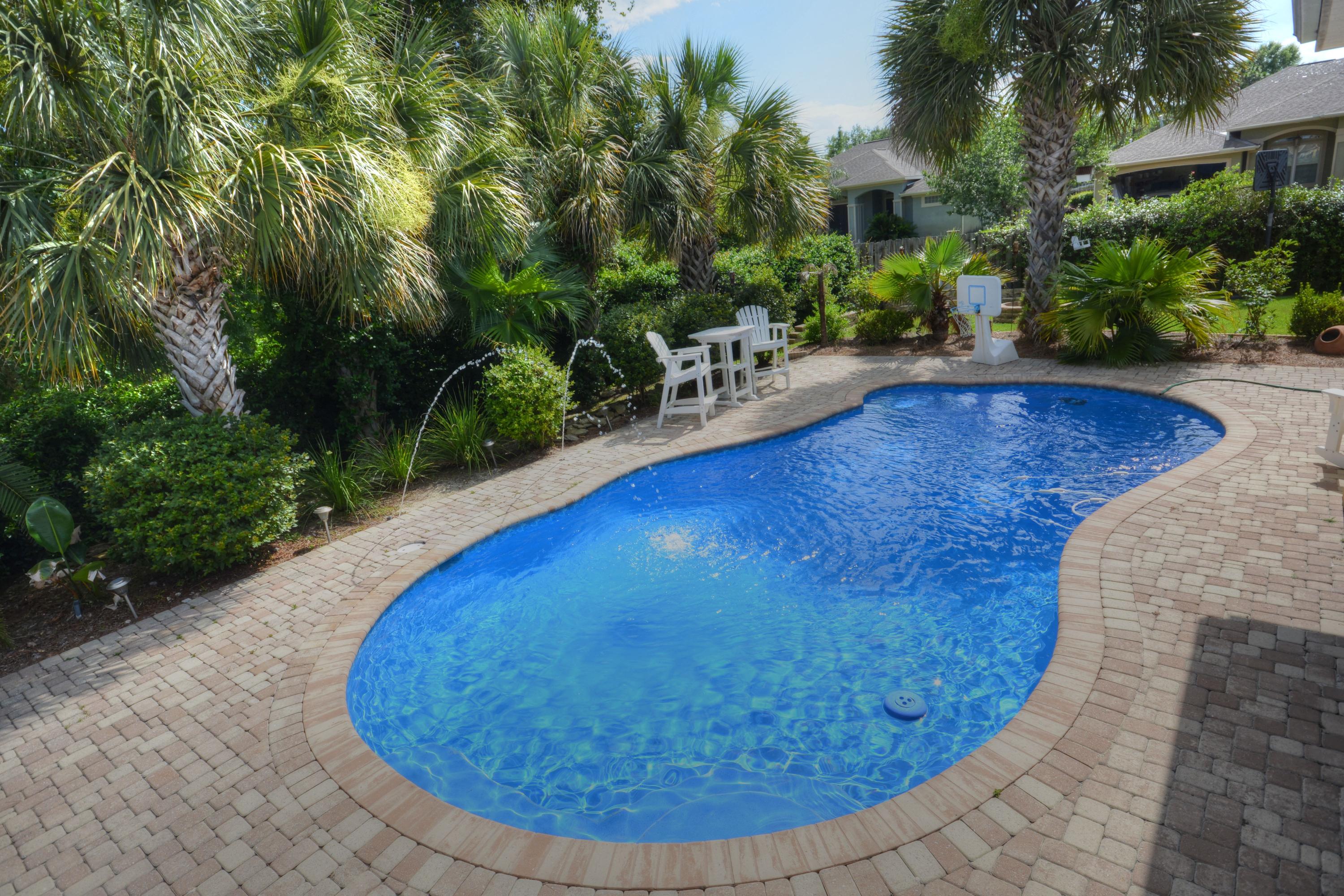 CHARDONNAY ESTATES - Residential