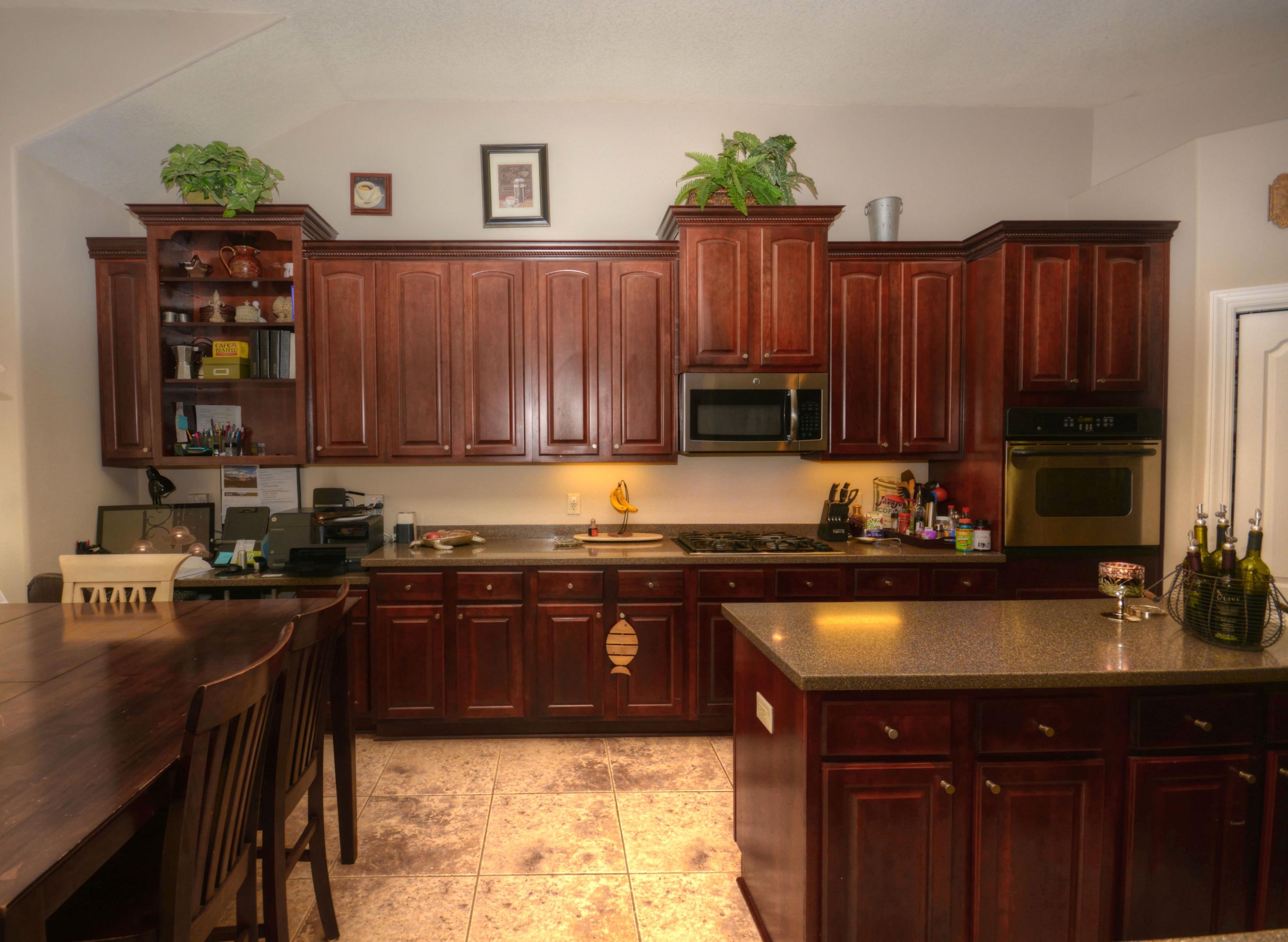 CHARDONNAY ESTATES - Residential