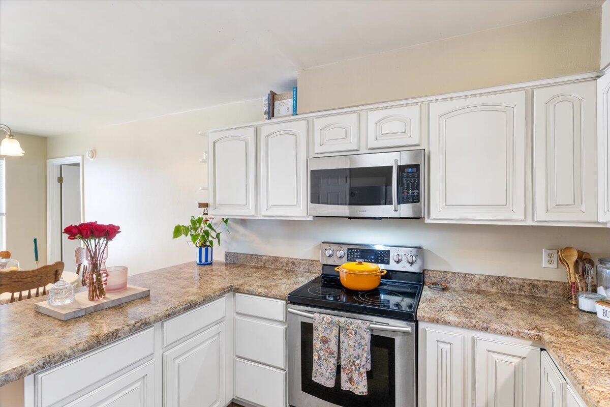 SOUTHVIEW EST - Residential