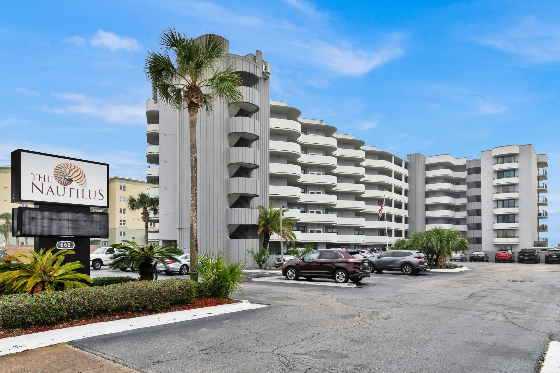 NAUTILUS CONDO - Residential