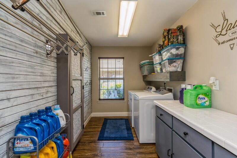 LAKESIDE EAST - Residential