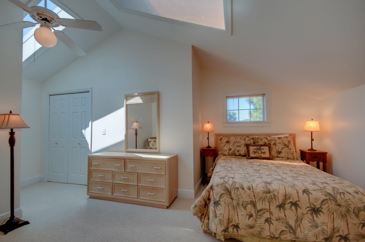 VANTAGE POINTE - Residential