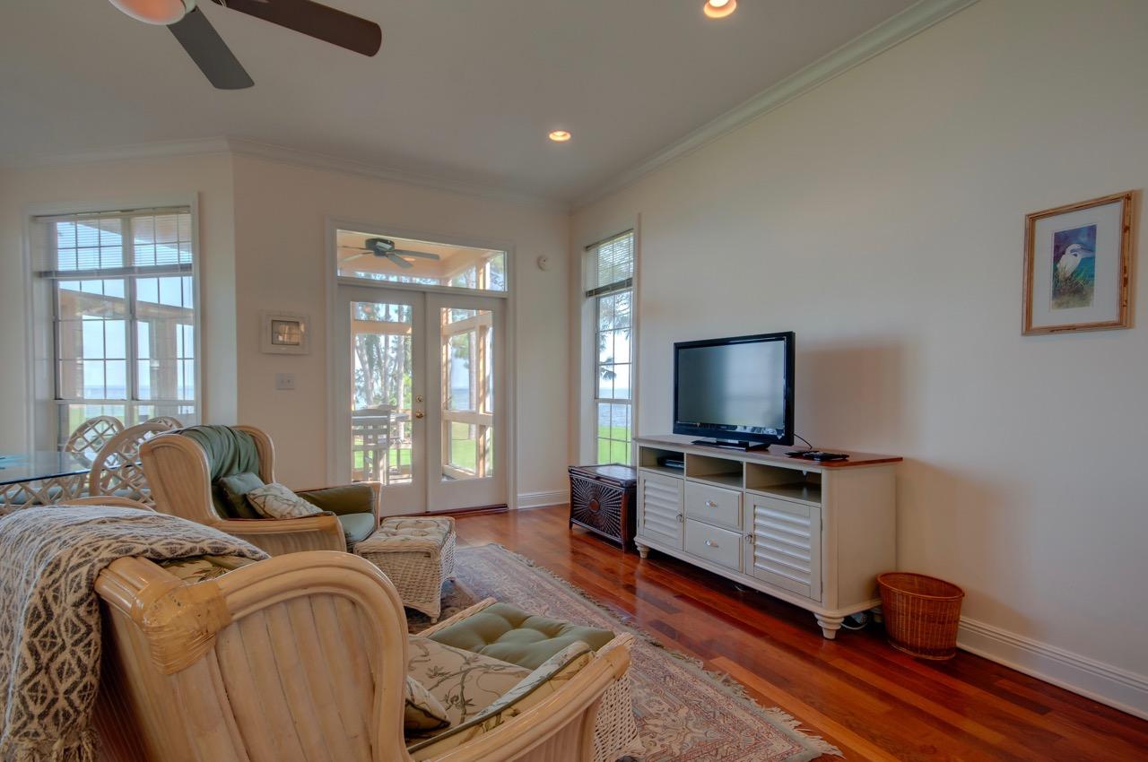 VANTAGE POINTE - Residential