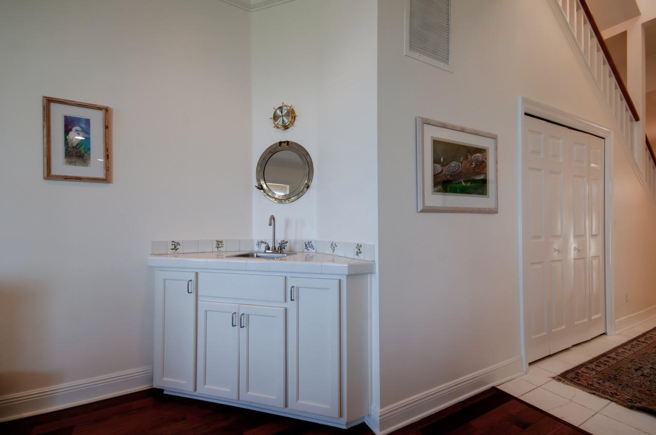 VANTAGE POINTE - Residential