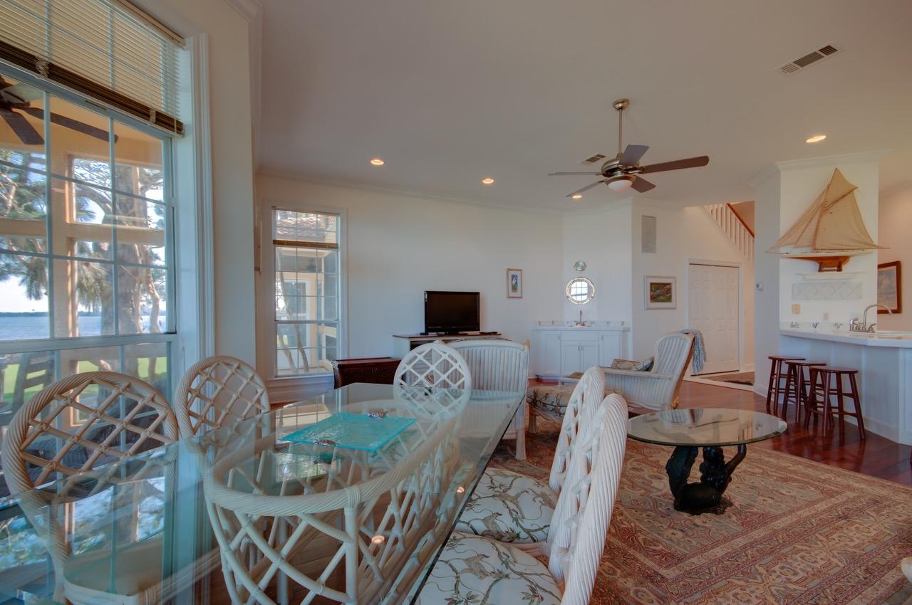 VANTAGE POINTE - Residential