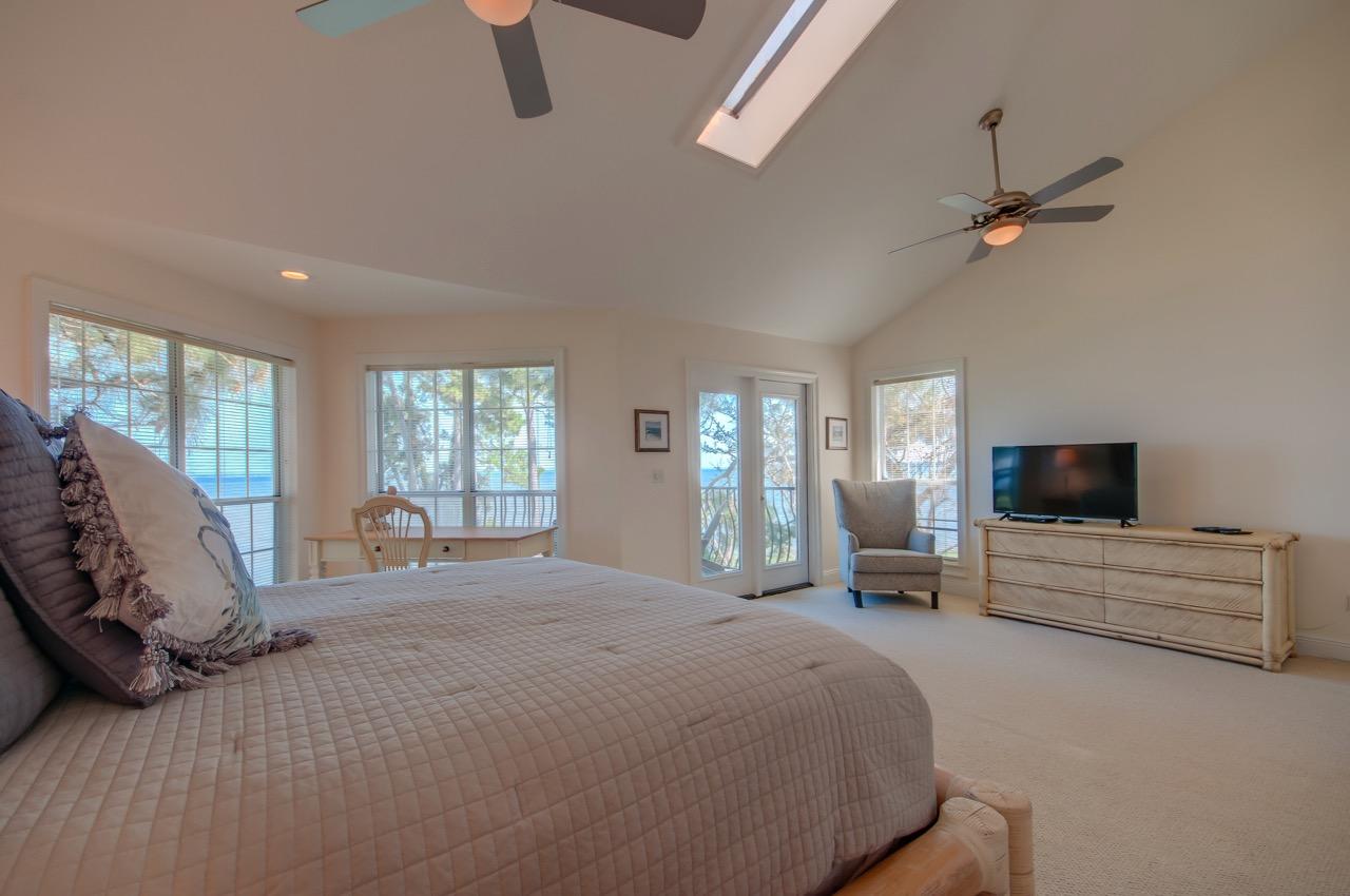 VANTAGE POINTE - Residential