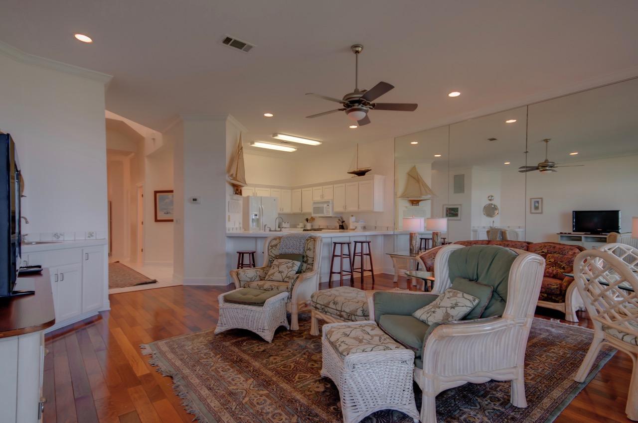 VANTAGE POINTE - Residential