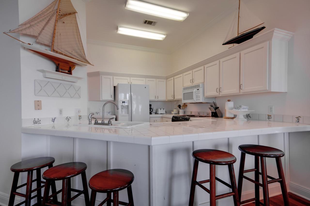 VANTAGE POINTE - Residential