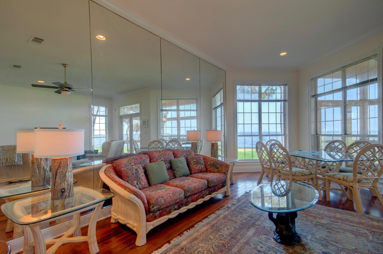 VANTAGE POINTE - Residential