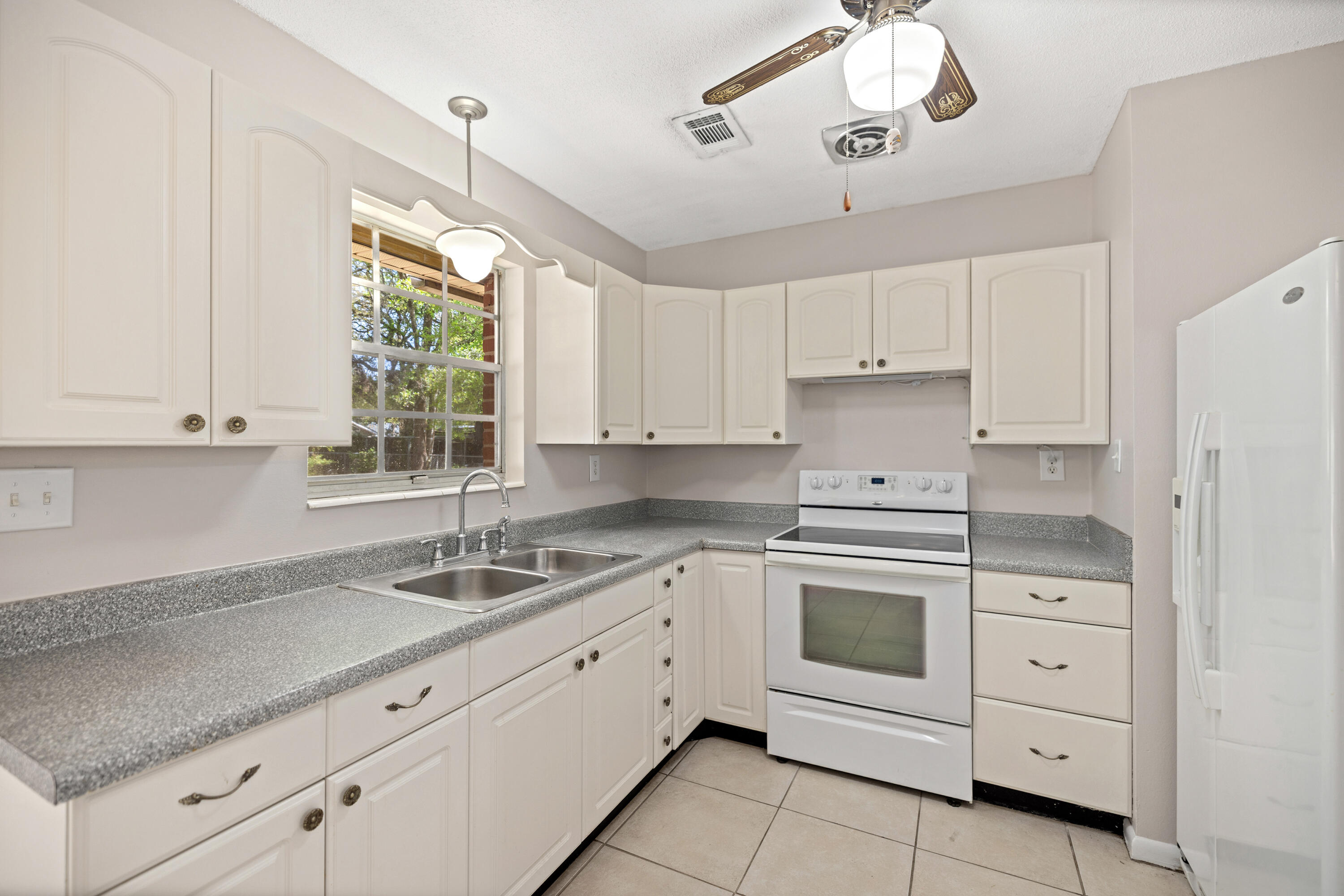 PINECREST HILLS S/D - Residential