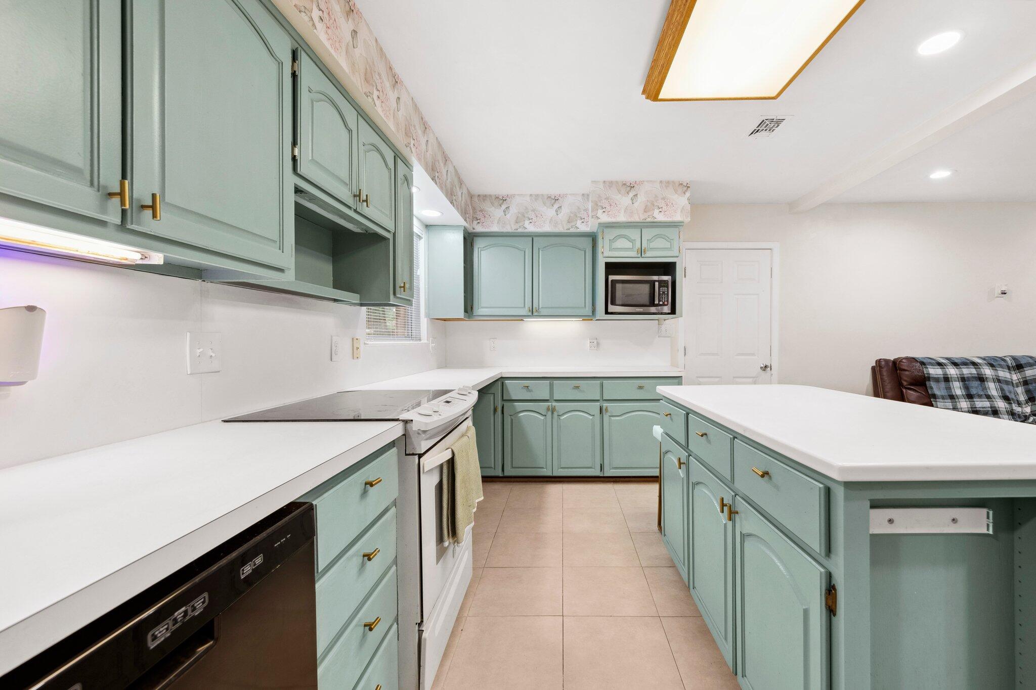 COLONY ESTATES - Residential