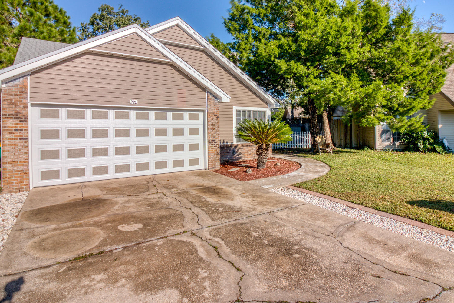 WOODLAND PARK ESTATES - Residential