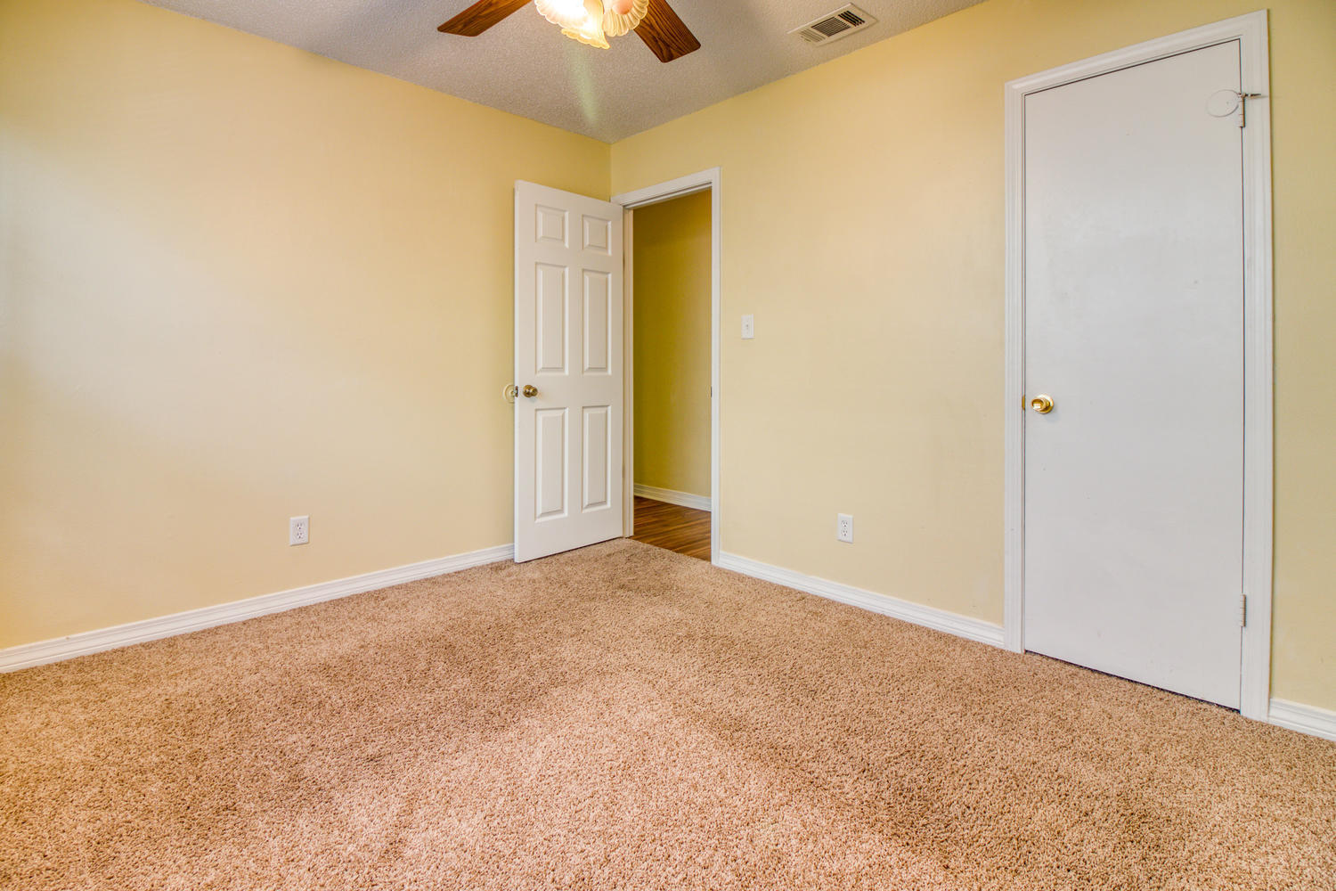 WOODLAND PARK ESTATES - Residential