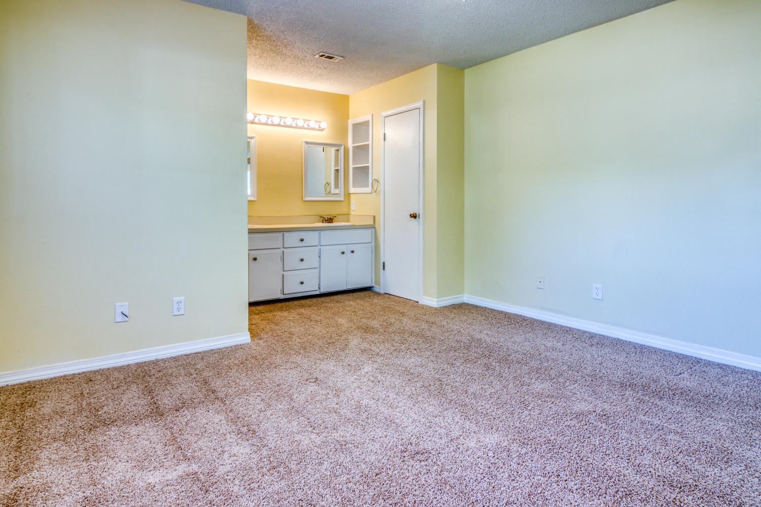 WOODLAND PARK ESTATES - Residential