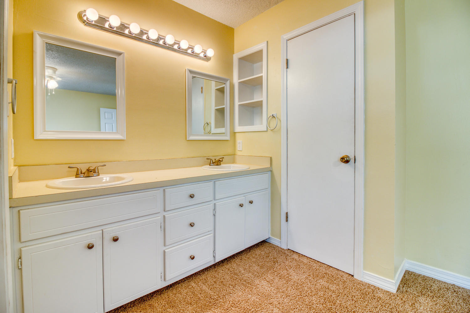 WOODLAND PARK ESTATES - Residential