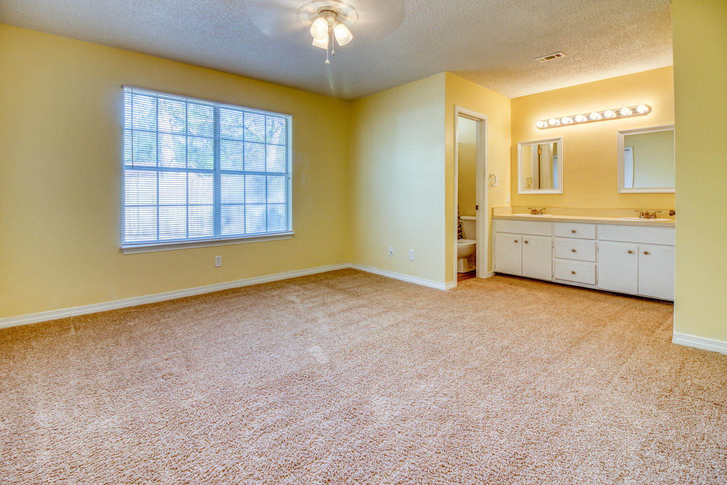 WOODLAND PARK ESTATES - Residential