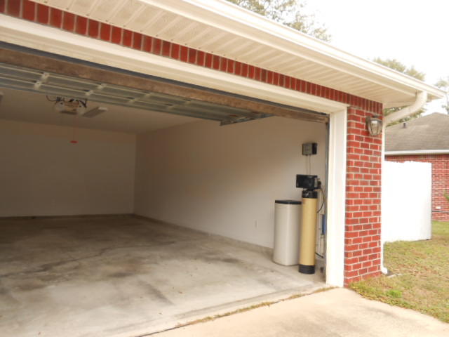 SPRING HOLLOW ESTATES - Residential