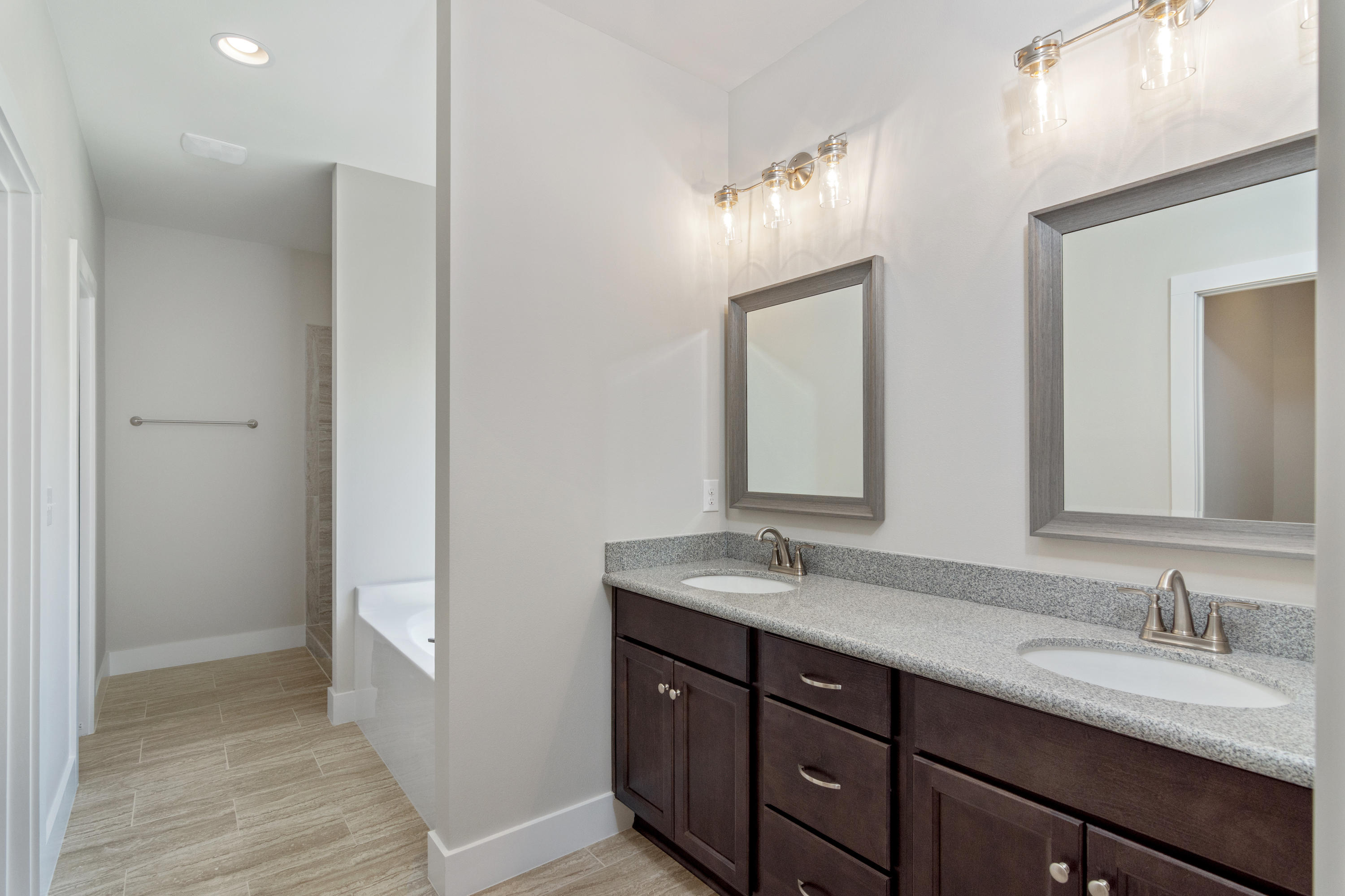 MOSSY OAKS - Residential