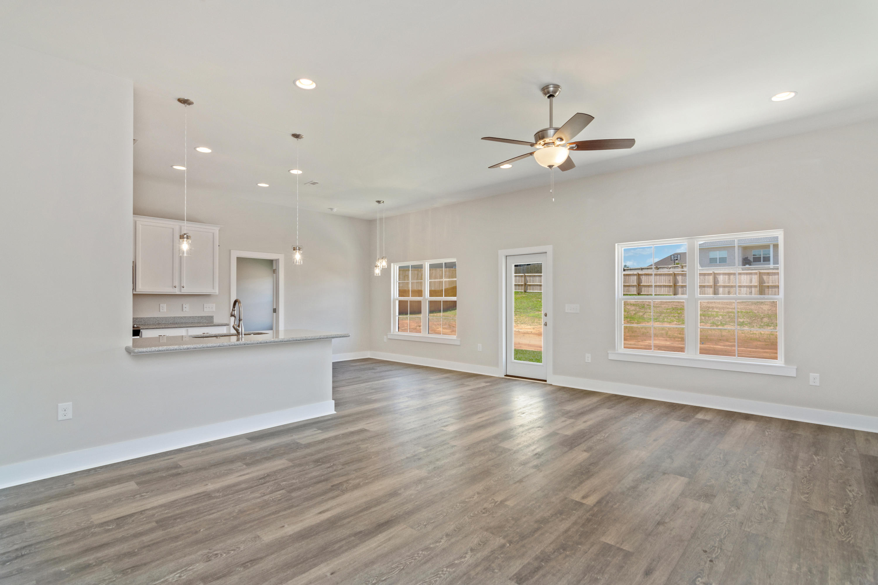 MOSSY OAKS - Residential