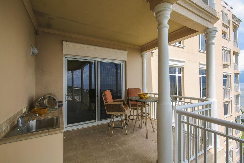 ONE WATER PLACE AT KELLY PLANTATION - Residential