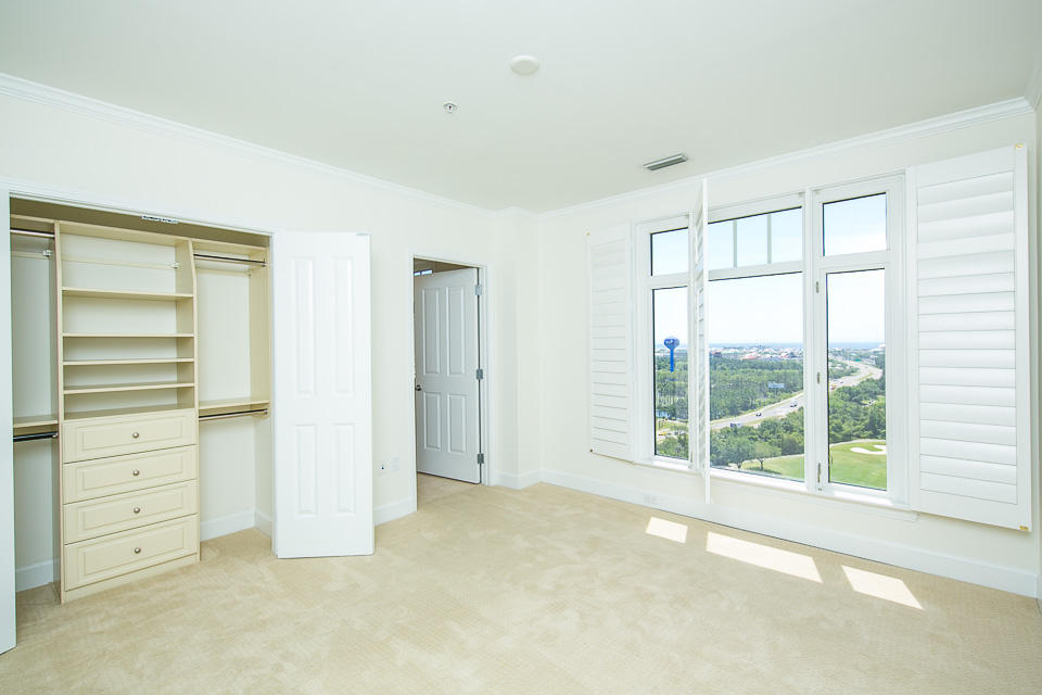 ONE WATER PLACE AT KELLY PLANTATION - Residential