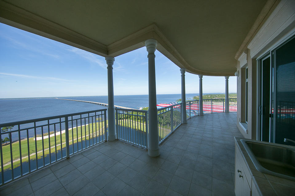 ONE WATER PLACE AT KELLY PLANTATION - Residential