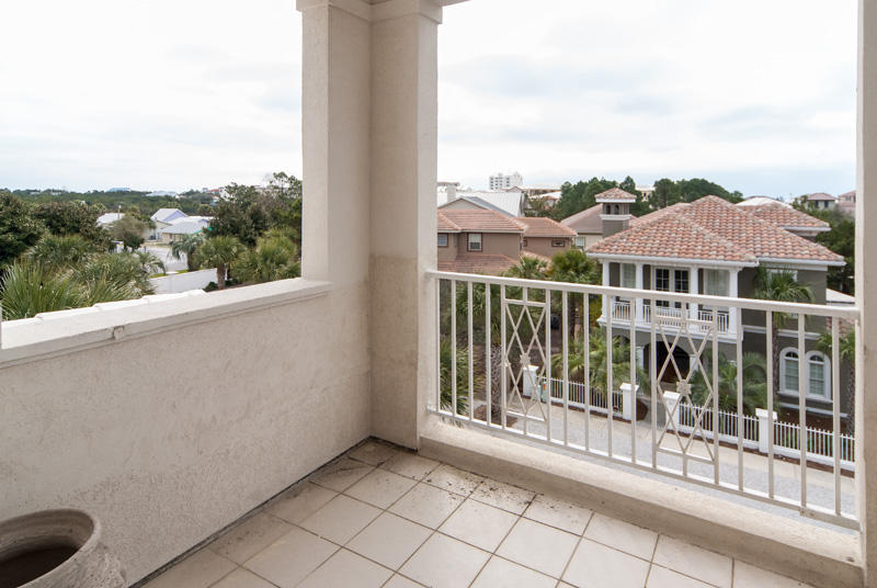 VILLAGE OF WHITE CLIFFS THE - Residential