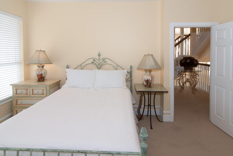 VILLAGE OF WHITE CLIFFS THE - Residential