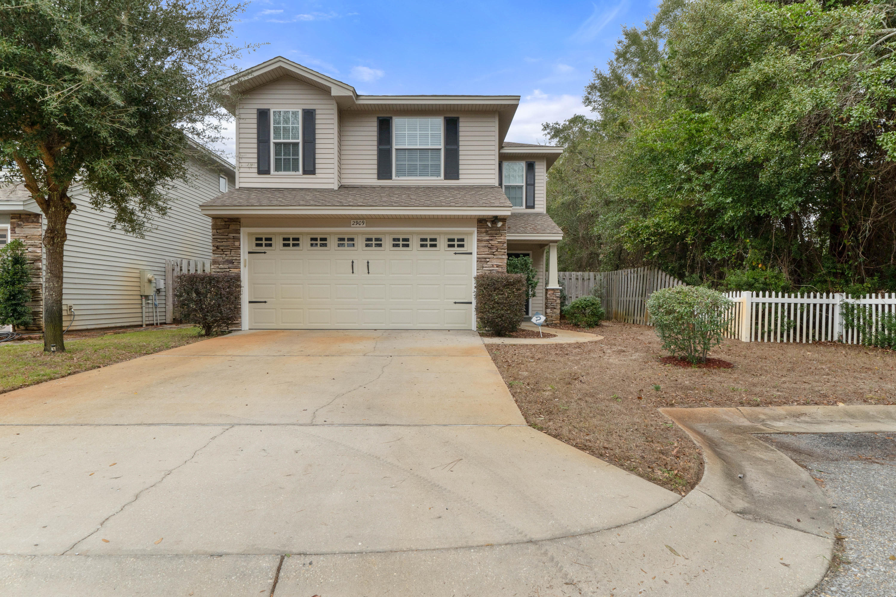 Fantastic two-story home located minutes from Eglin Air Force Base. This 1970 square foot house boasts 3 bedrooms, 2.5 baths, an open concept floorplan on the main living area, a nicely kept family kitchen, a roomy loft on the second floor and a very private back yard. This property is located at Summerwood in Shalimar and is awaiting a new family to call it home.