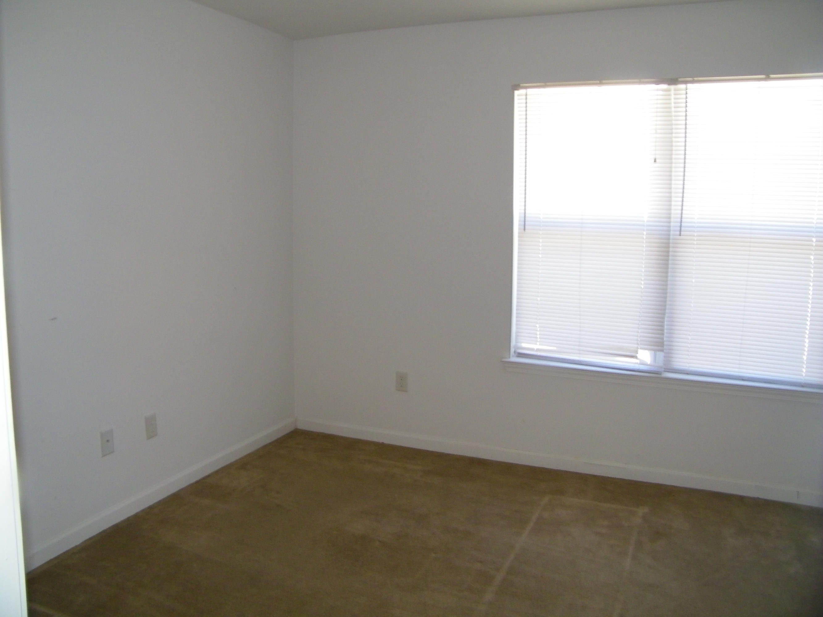 BAYWOOD T/H - Residential Lease